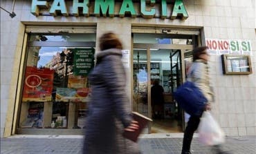 Cinco encapuchados roban a mazazos una farmacia en Madrid