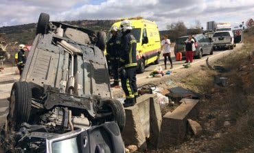 Vuelca un coche con tres ancianos en Nuevo Baztán