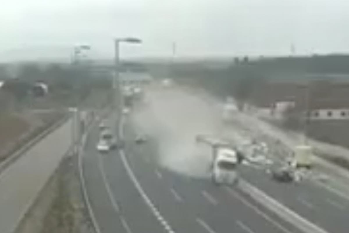 Espectaculares imágenes del accidente de ayer en la A-2