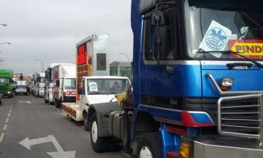 Medio centenar de camiones de circo colapsan la Castellana