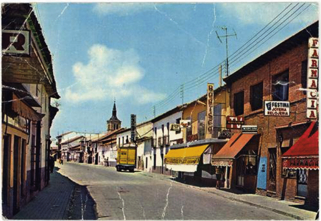 La calle Enmedio de Torrejón, ayer y hoy. 