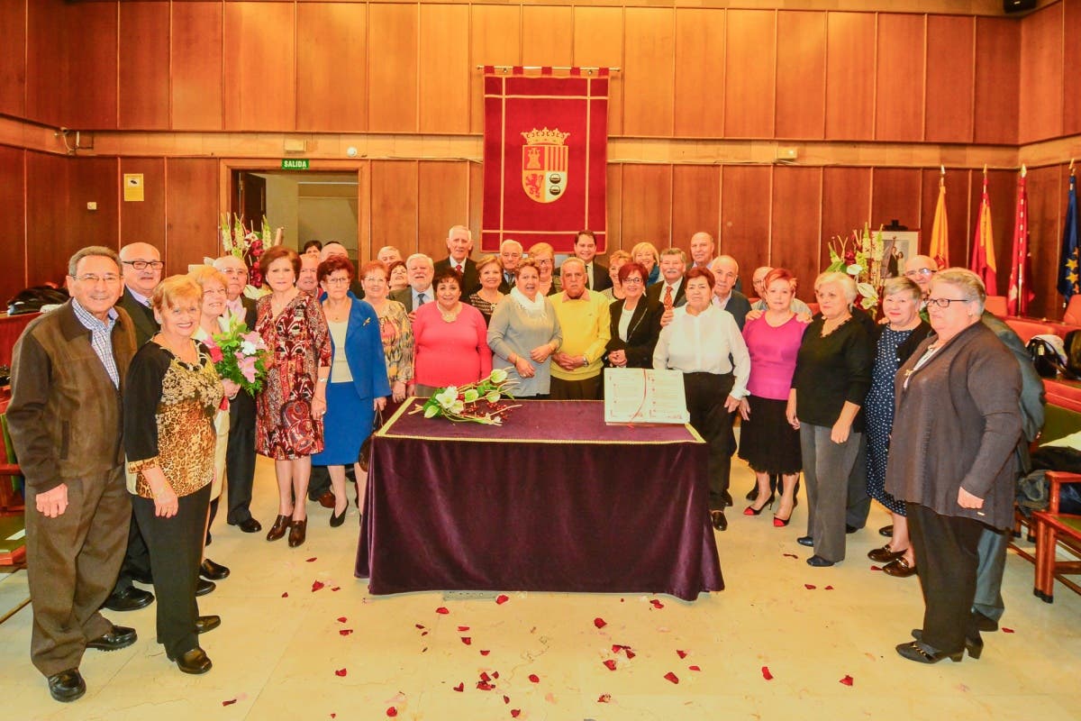 17 parejas de Torrejón vuelven a darse el «sí, quiero» 50 años después