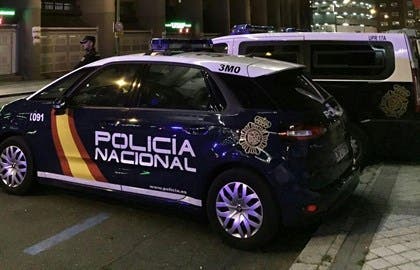 Un hombre irrumpe en un pub de madrugada y mata a dos personas