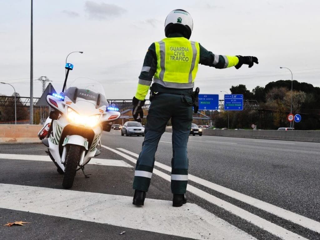 Detenido un motorista en Guadalajara por ir a 208 km/h en un tramo de 100