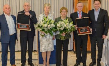 Los hosteleros de Torrejón rinden homenaje a dos maestros, Vaquerín y Redondo