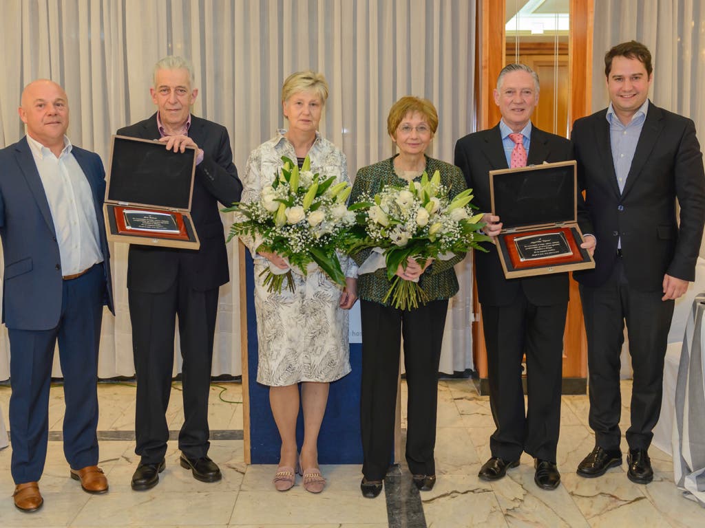 Los hosteleros de Torrejón rinden homenaje a dos maestros, Vaquerín y Redondo