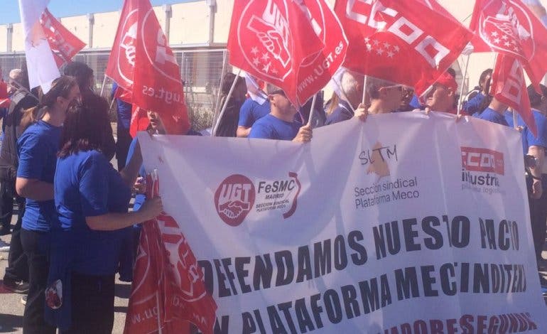 Los trabajadores de Inditex en Meco salen a la calle para denunciar su situación