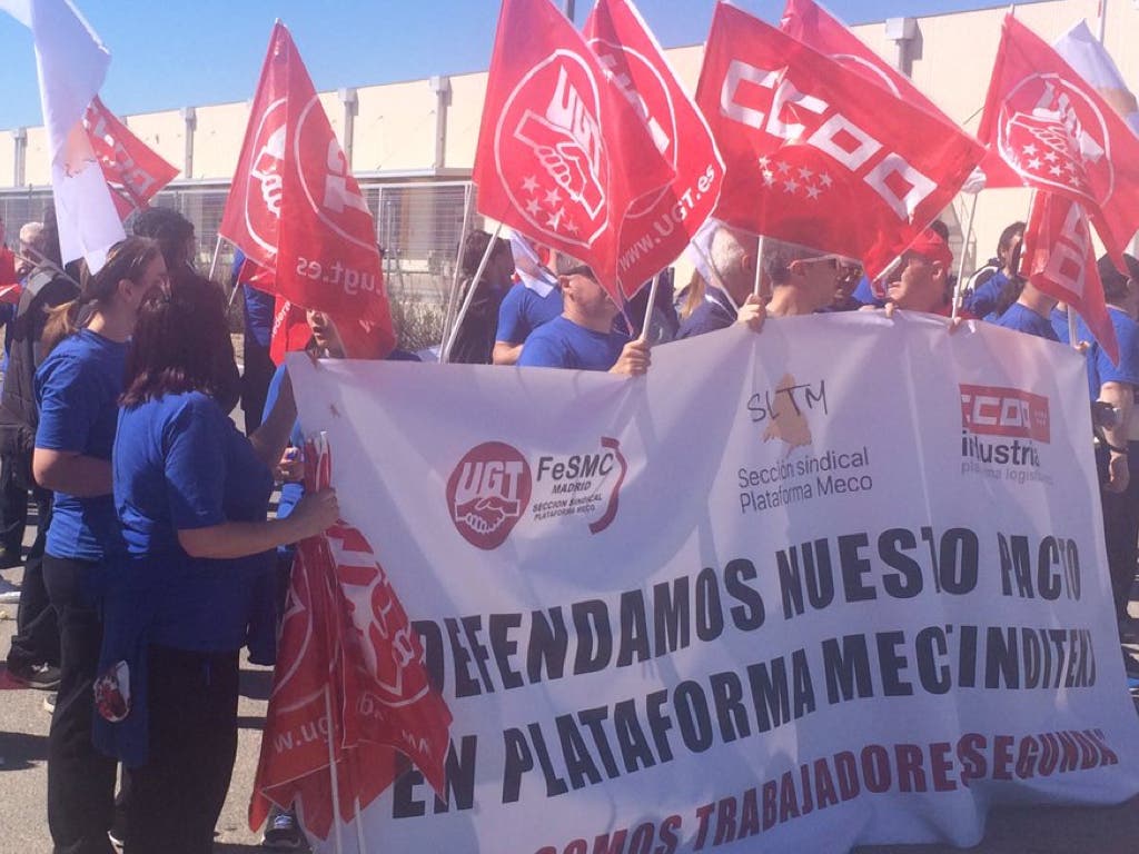 Los trabajadores de Inditex en Meco salen a la calle para denunciar su situación