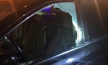 Tres detenidos en Coslada cuando intentaban robar en el interior de un coche