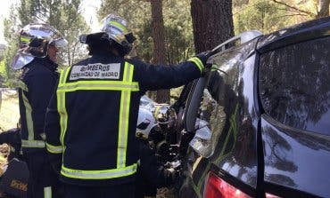 Un conductor muere en la M-501 al chocar contra un árbol