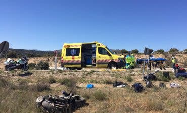 Un motorista sufre la amputación de una pierna tras chocar contra una señal