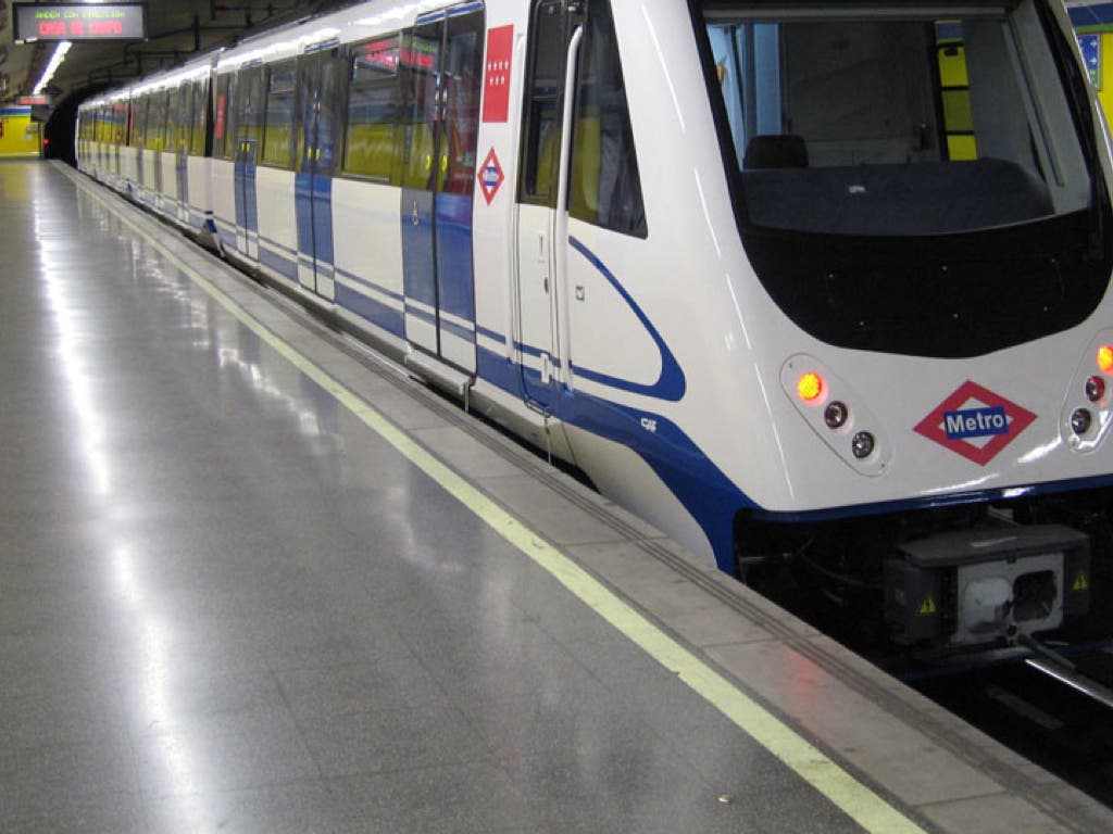 Desalojado un tren del Metro en Puerta de Arganda por una avería con humo