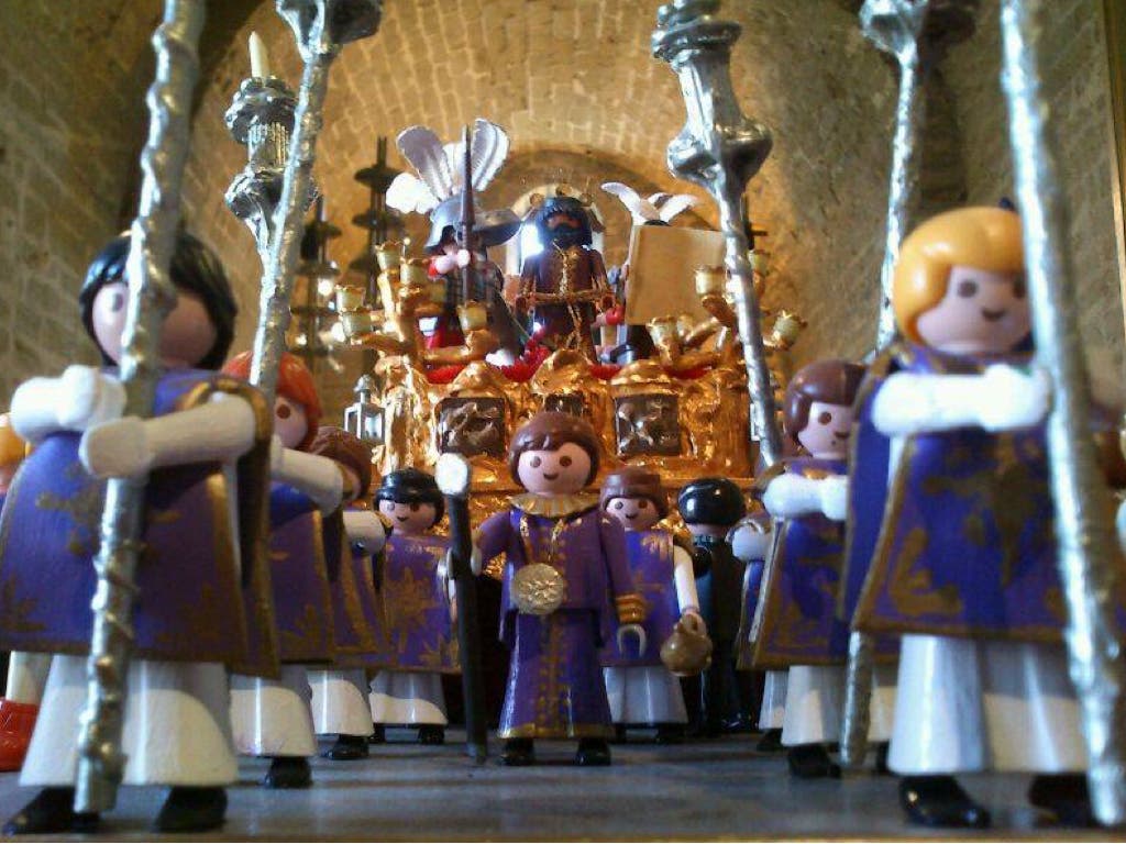 Un cofrade de Guadalajara monta en Madrid la Semana Santa de Playmobil