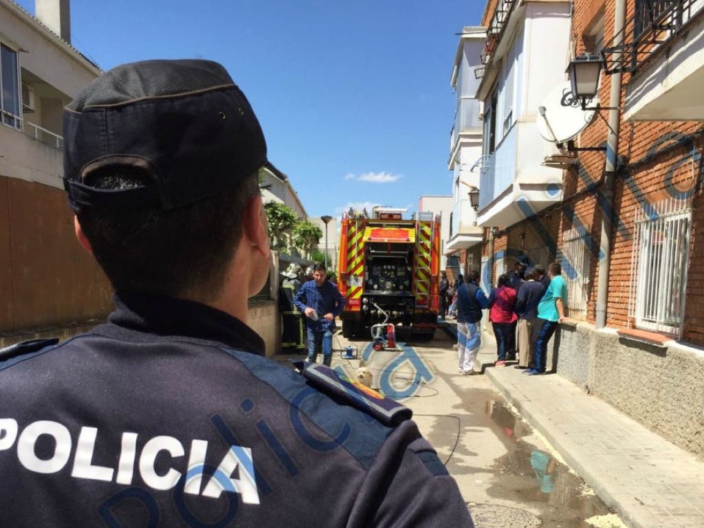 Una vela provoca un incendio en una vivienda de Velilla