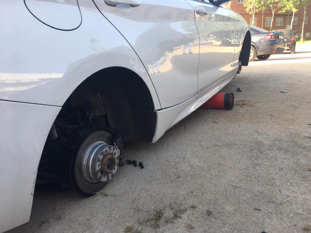 Aumentan los robos de ruedas de coche en Velilla de San Antonio