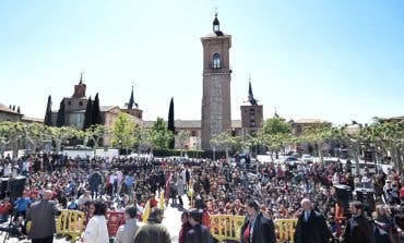 800 escolares de Alcalá de Henares escriben la tercera parte de El Quijote