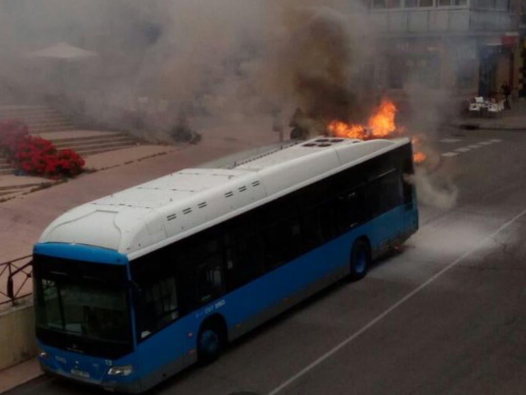 Explota un autobús de la EMT en Entrevías