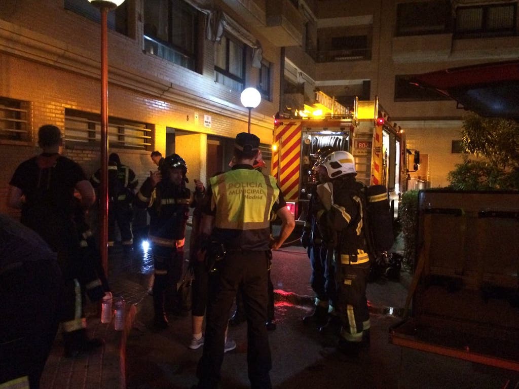 Un incendio en un piso de Madrid deja varios heridos, uno con quemaduras