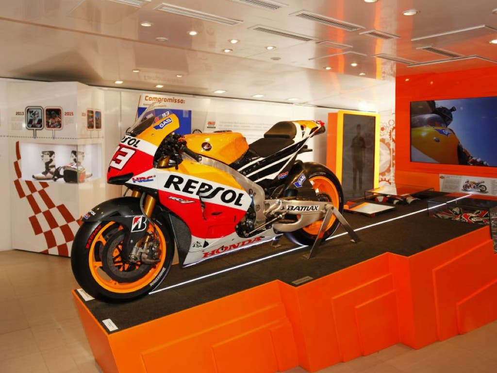 La moto de Marc Márquez llega a Torrejón