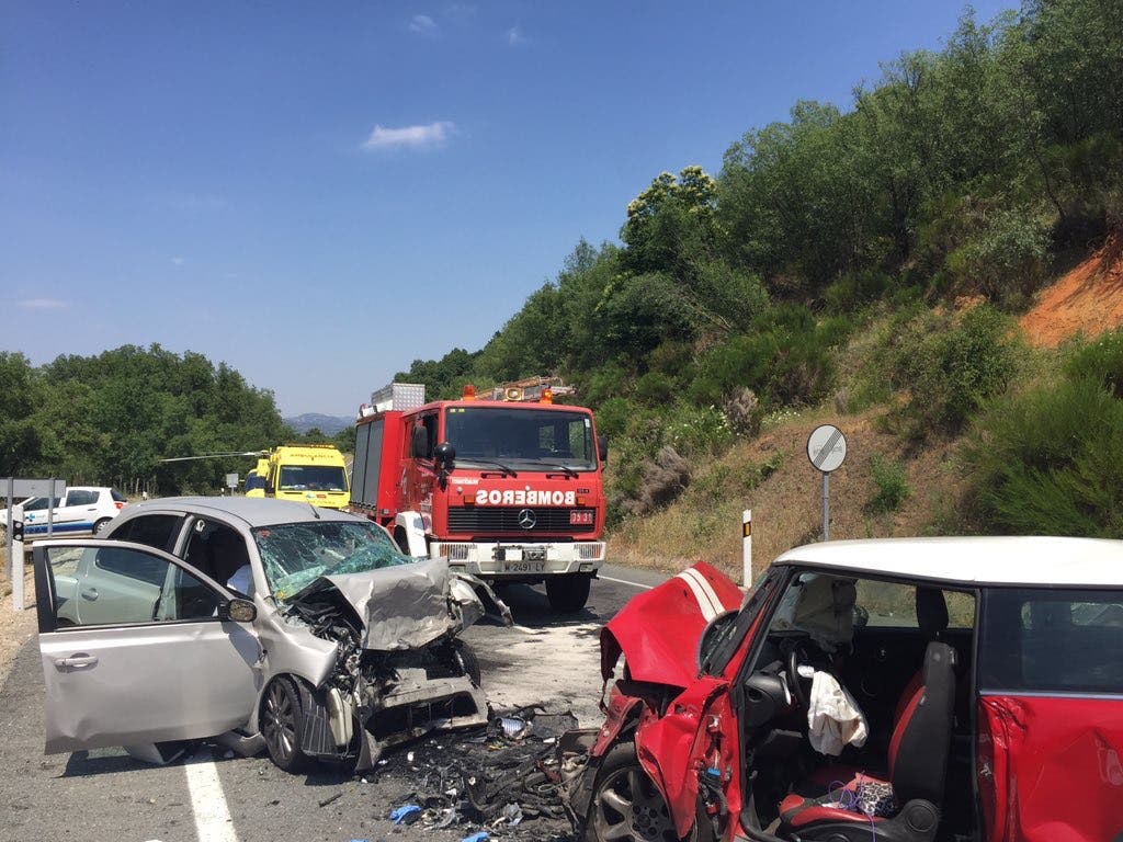 Mueren dos jóvenes en un accidente en la M-501