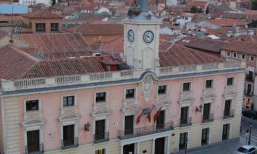 Detenido tras liarse a pedradas contra el Ayuntamiento de Alcalá