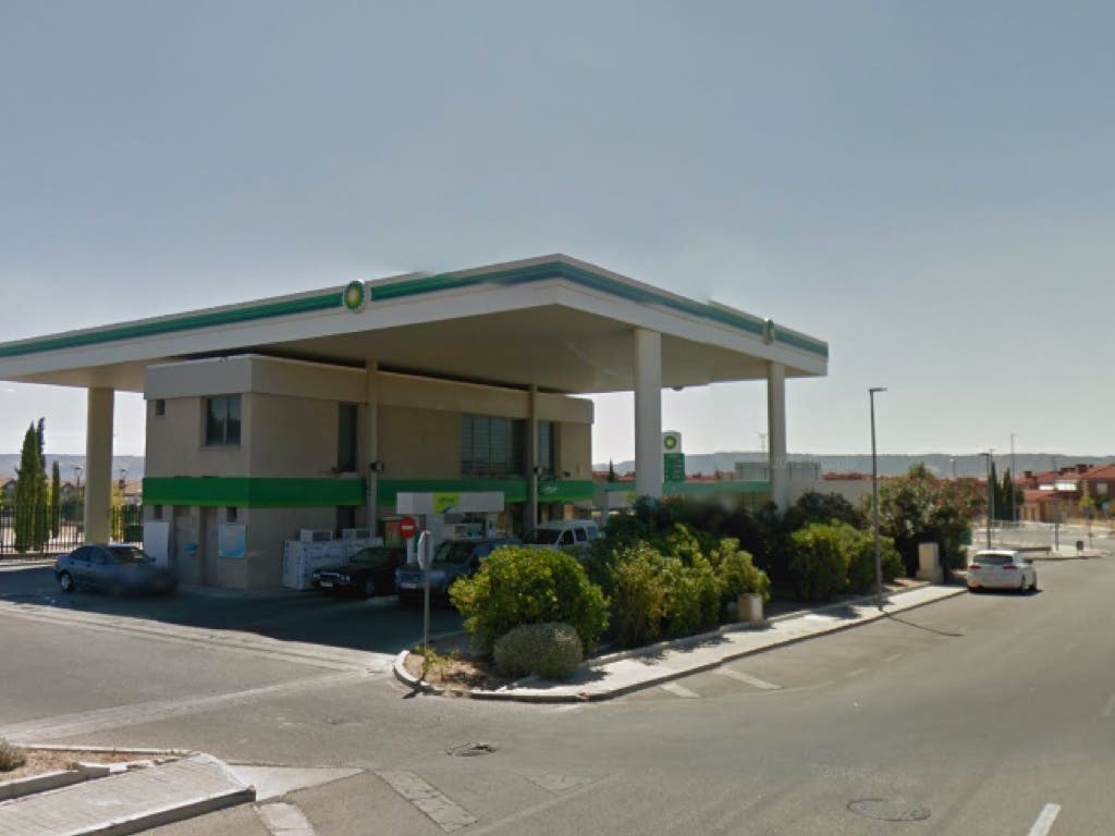 Atraco en una gasolinera de Meco: «Entró amenazándome con una pistola»