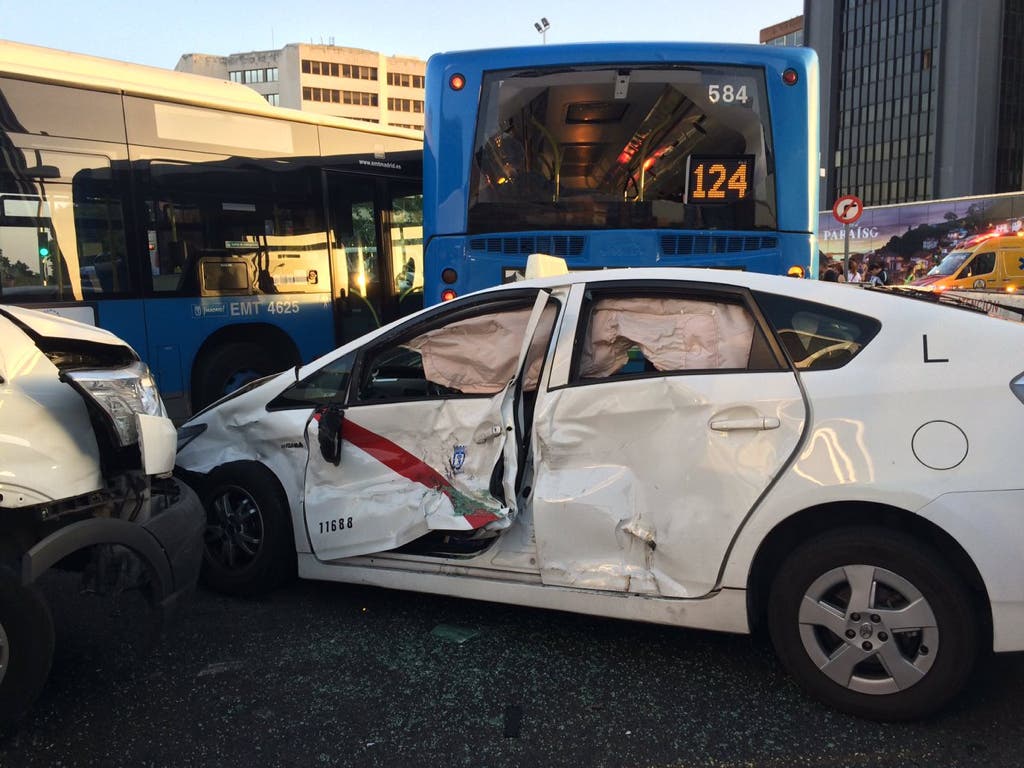 Un accidente múltiple provoca el caos en Plaza de Castilla