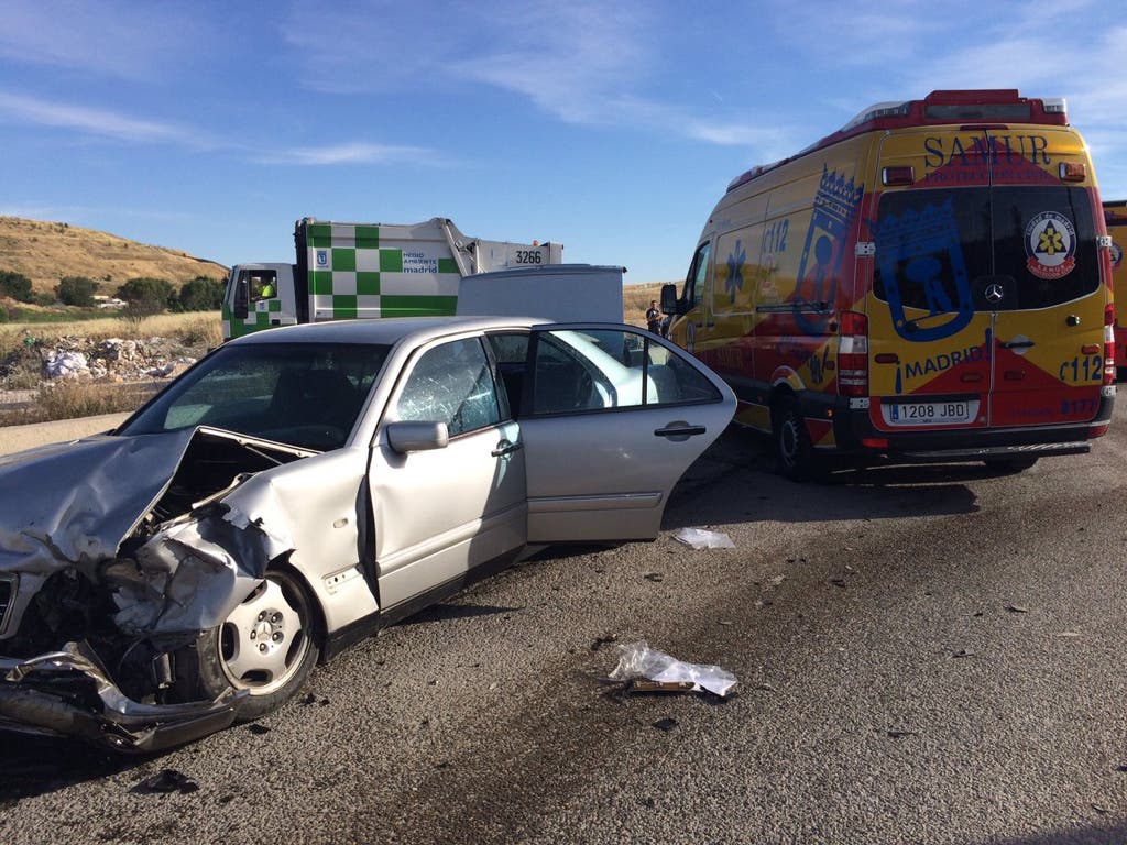 Tres heridos y un bebé ileso en un aparatoso accidente en Valdemingómez