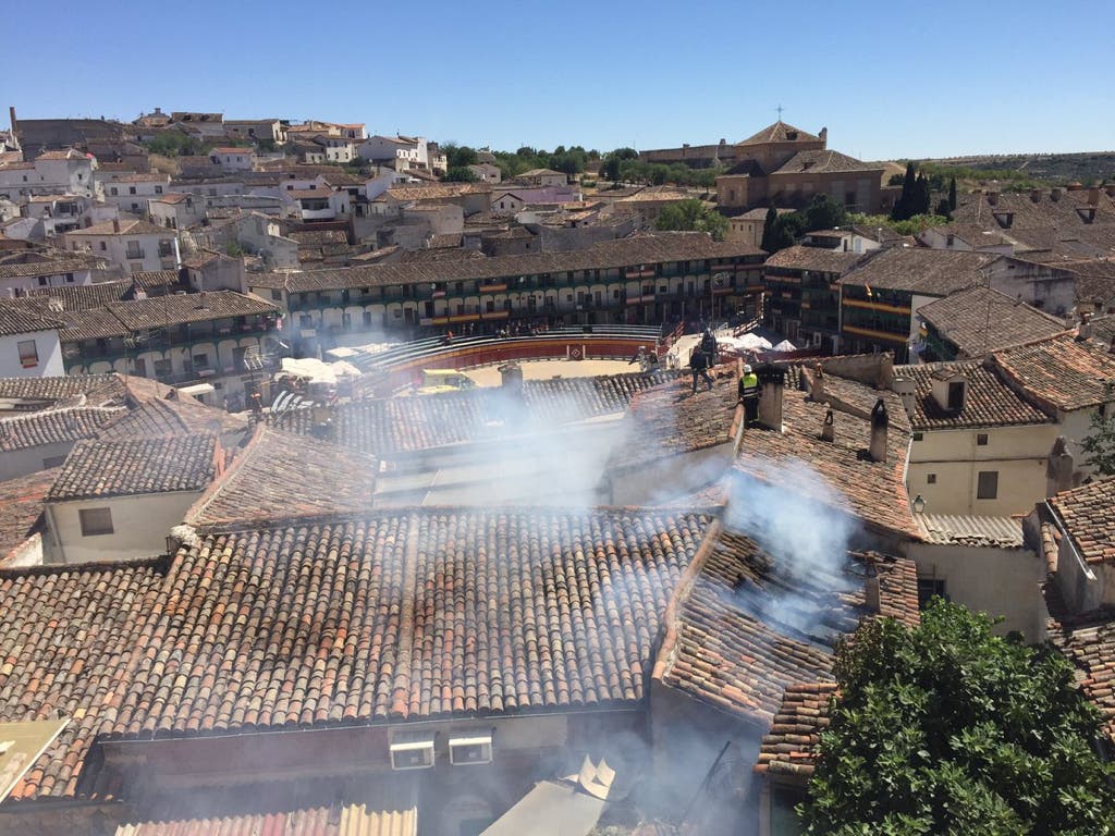 Incendio en la famosa Plaza Mayor de Chinchón