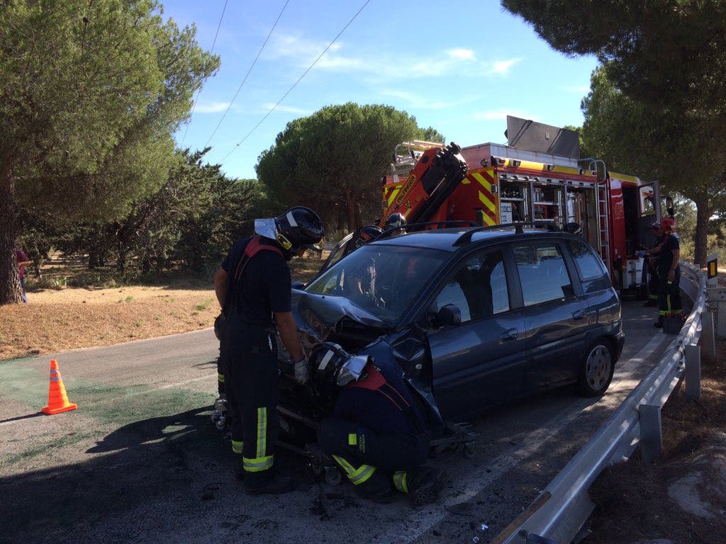 Herida muy grave una joven de 20 años en un accidente en la M-612