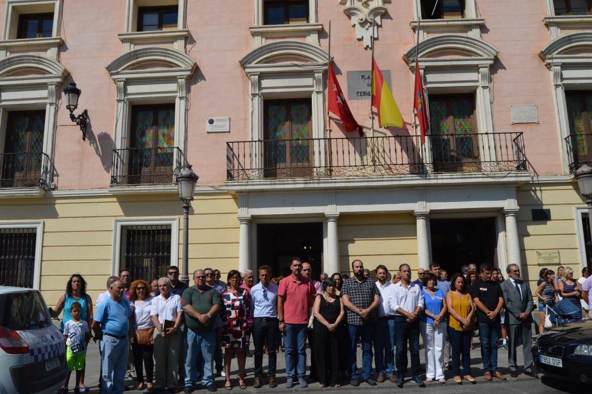 El Corredor del Henares enmudece por las víctimas  de Barcelona