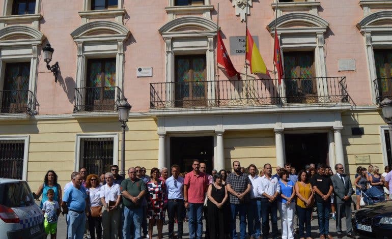 El Corredor del Henares enmudece por las víctimas  de Barcelona