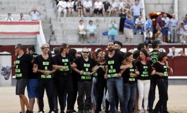 En libertad con cargos los 29 antitaurinos detenidos en Las Ventas