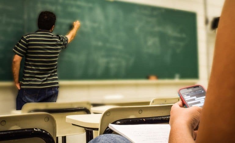 El Gobierno aprueba al nuevo currículo de la ESO, que permitirá pasar de curso con varios suspensos