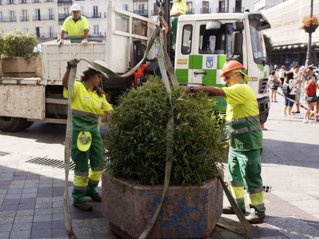 Madrid instala maceteros y bolardos para evitar atentados