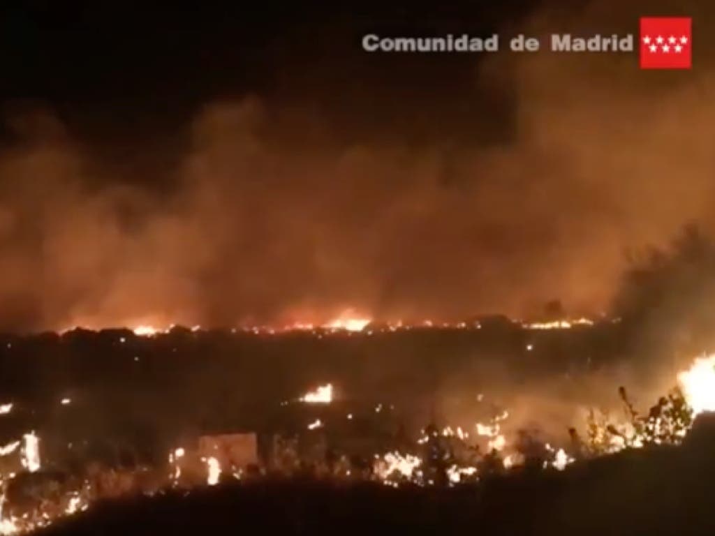 Aparatoso incendio esta madrugada en la Cañada Real