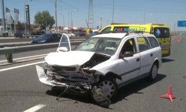 Un niño de dos años y una mujer, heridos en un accidente en la A-4