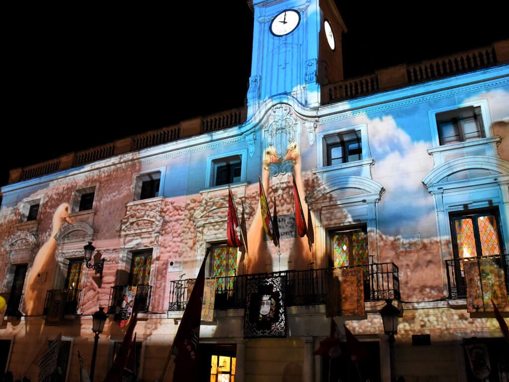 Polémica por el «¡Maricón el que no bote!» que sonó en las Ferias de Alcalá