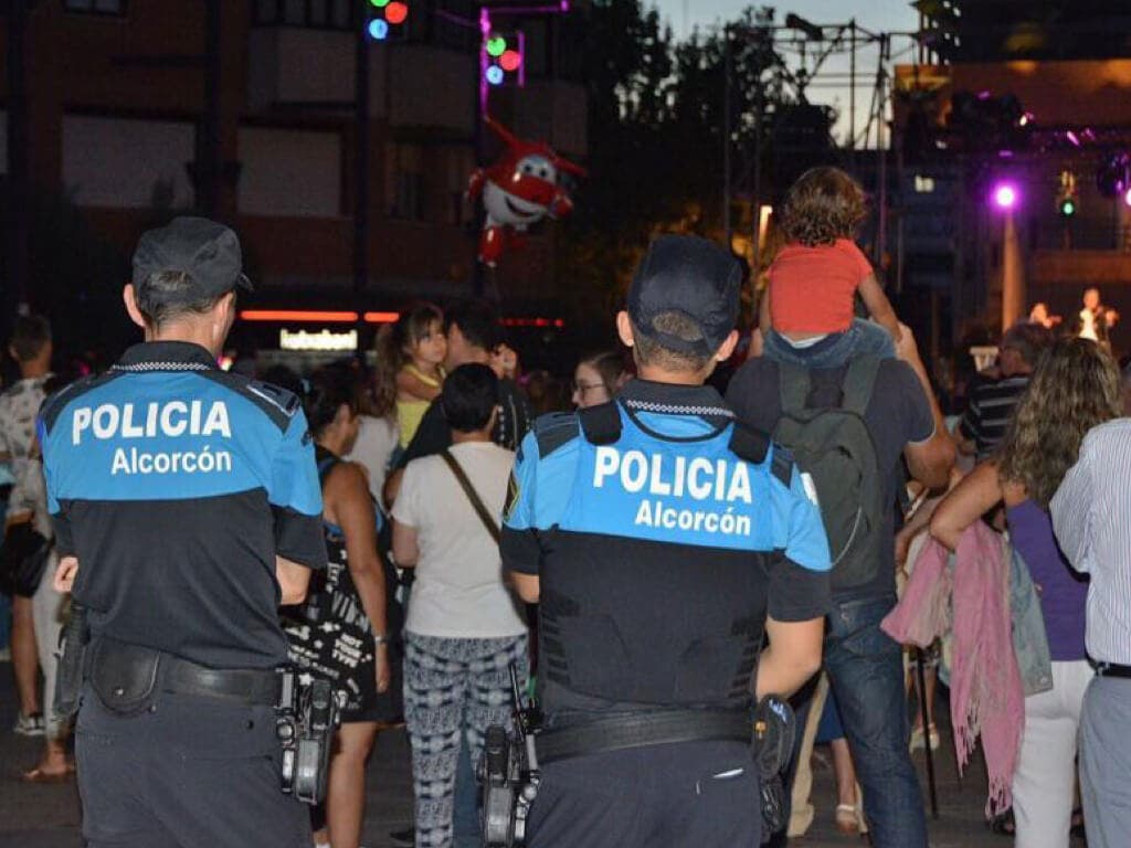 Detenido por grabar partes íntimas de menores en el recinto ferial