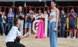 Un recortador de Arganda pide matrimonio a su novia en el ruedo