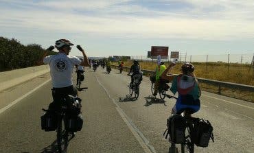 La aventura en bici de 20 jóvenes españoles y griegos por pueblos del Henares