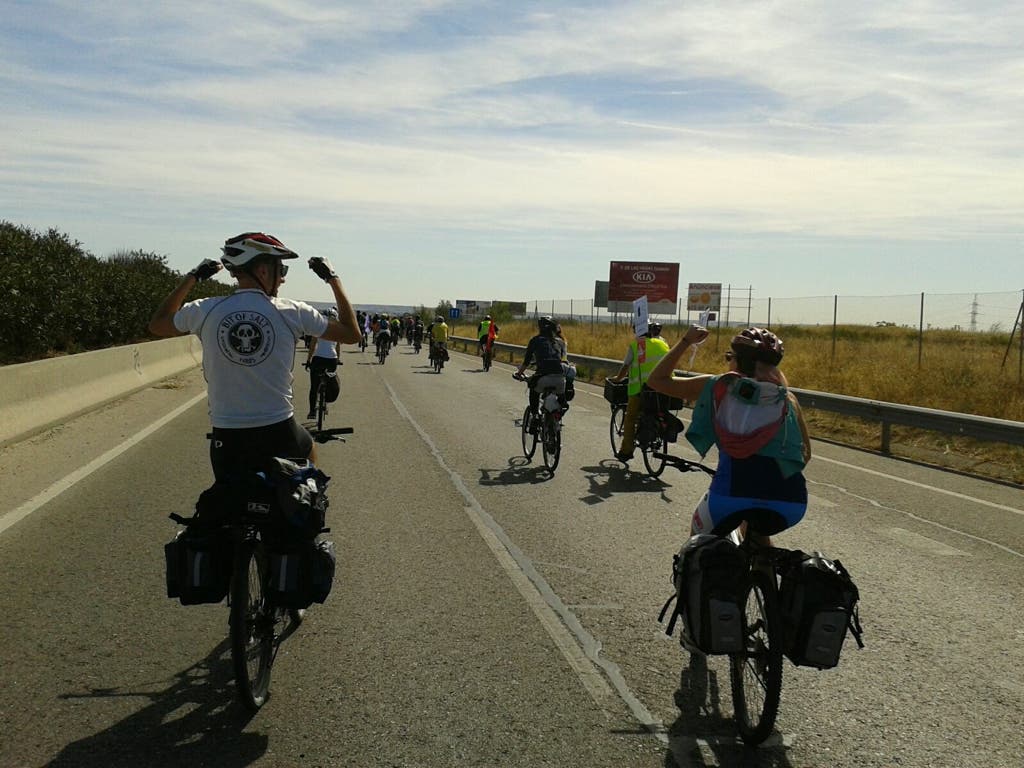 La aventura en bici de 20 jóvenes españoles y griegos por pueblos del Henares