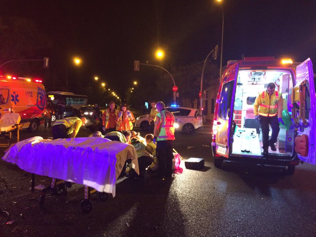 Dos jóvenes heridos graves en un accidente de moto en Madrid