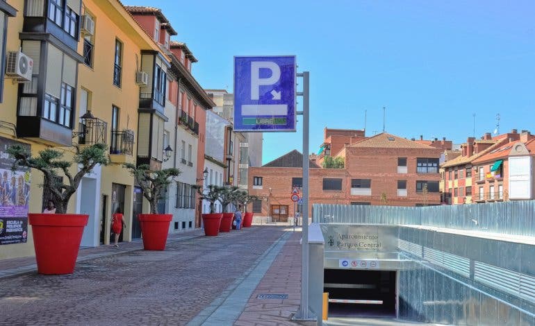 Abre el primer gran parking low cost de Torrejón