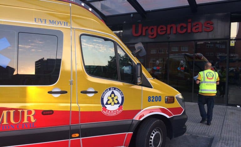 Tirotean a un hombre en el portal de su casa en Puente de Vallecas 