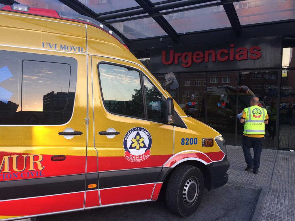 Tirotean a un hombre en el portal de su casa en Puente de Vallecas 