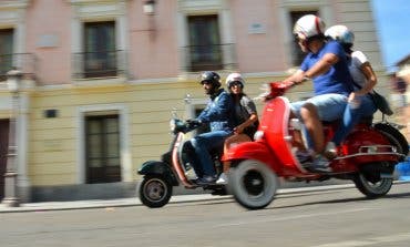 Cerca de 200 Vespas se concentran este sábado en Alcalá de Henares