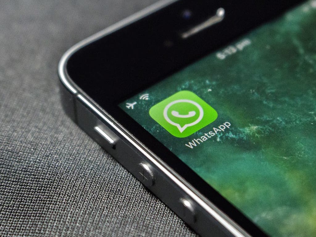 Azuqueca imparte un curso para que los mayores aprendan a usar WhatsApp