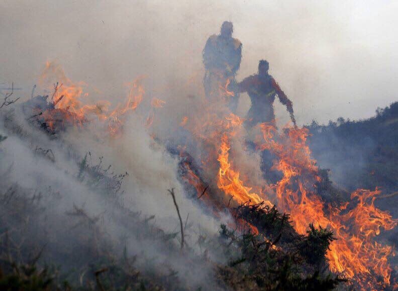 Madrid envía ayuda a Galicia contra los incendios que dejan tres muertos