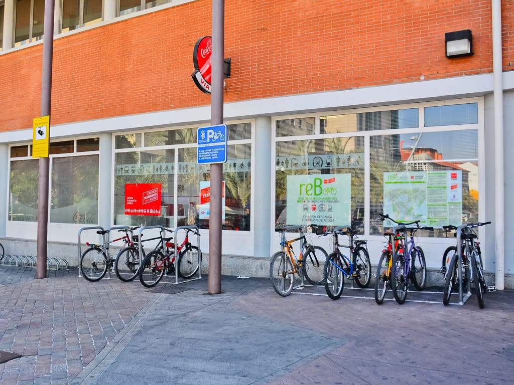 Nuevos bicicleteros en la Estación de Cercanías de Torrejón